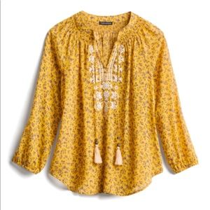 VIOLETS & ROSES Bobby Embroidered Tie Detail Top